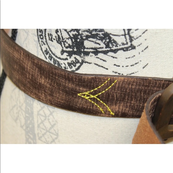 Levis Belt Brown 100% Leather Cowboy Rodeo Brass Metal Buckle Unisex Small 30 - Picture 9 of 10